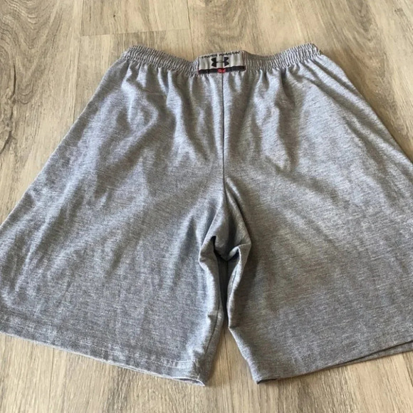 Under  Armour gray athletic shorts size small - Picture 8 of 9